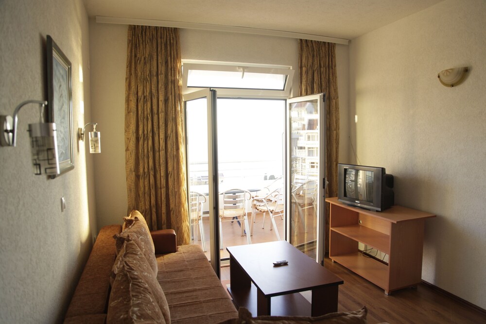 Apartment, 1 Bedroom, Balcony, Sea View - Guestroom