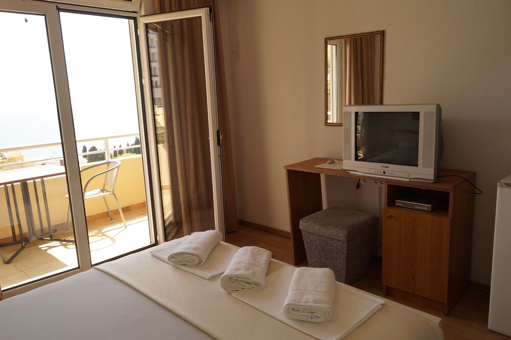 Double Room, Balcony, Sea View - Guestroom