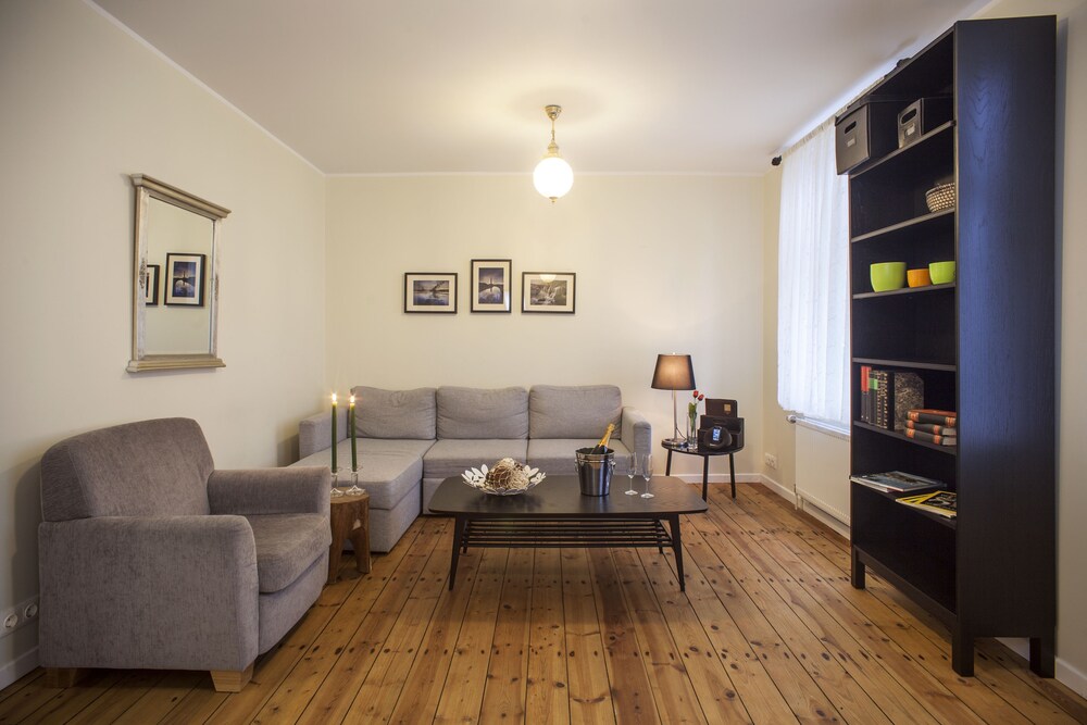 Apartment, 3 Bedrooms - Living Room