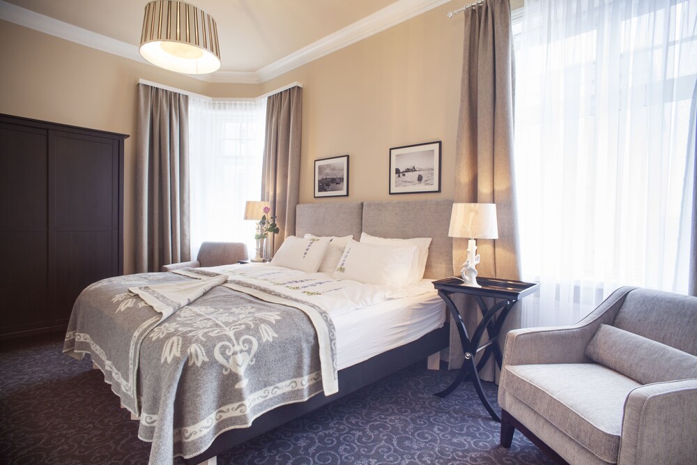 Suite - Guestroom