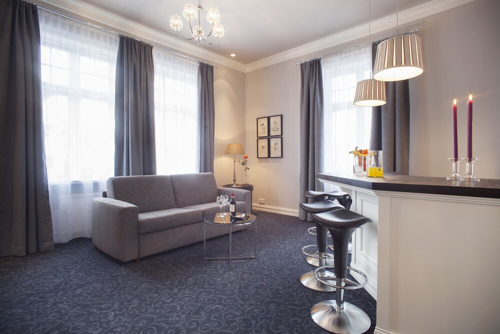 Suite - Living Room
