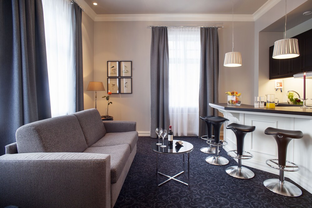 Suite - Living Room