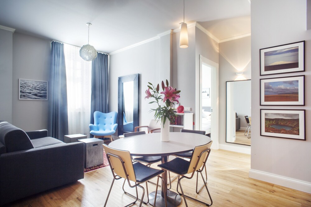 Apartment, 2 Bedrooms - Living Room