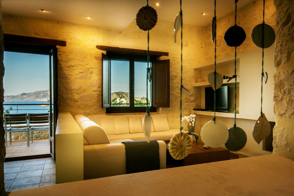 Family Suite, Private Pool, Sea View - Living Room
