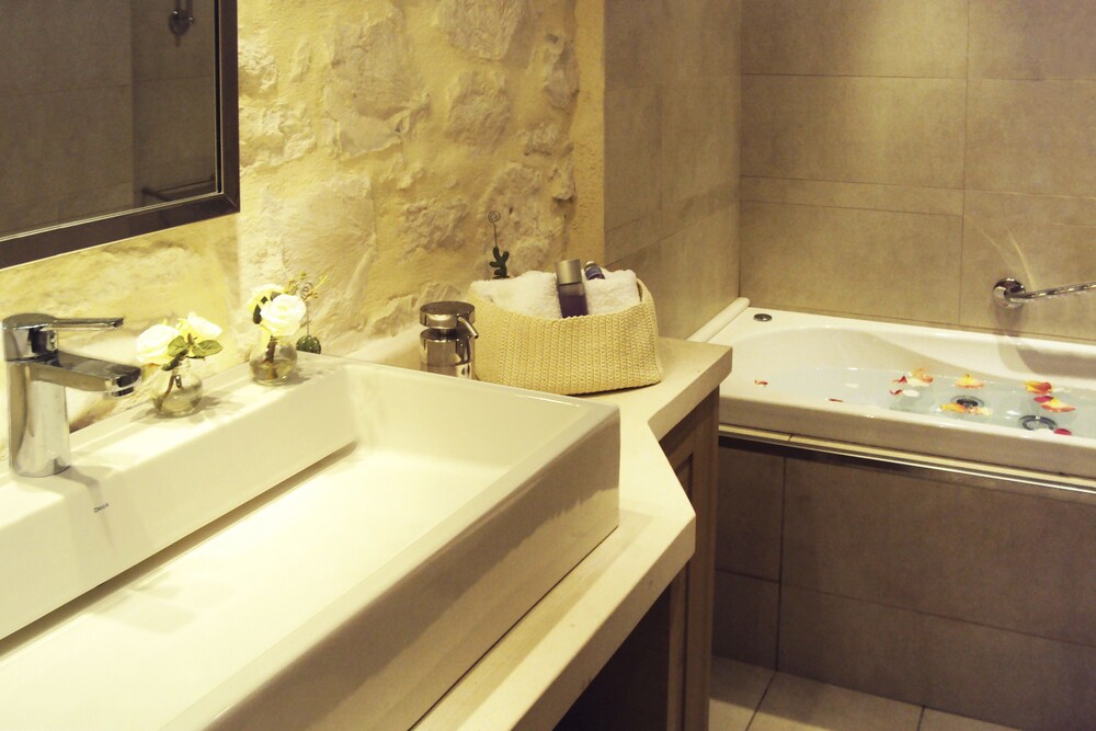 Deluxe Suite, Private Pool, Sea View - Bathroom