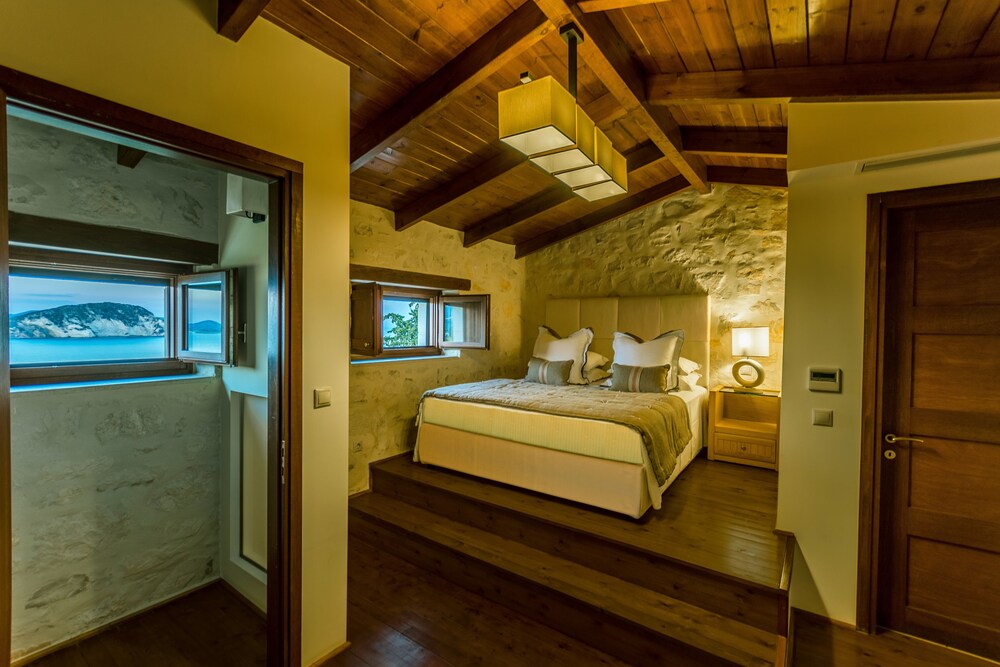 Family Suite, Private Pool, Sea View - Guestroom