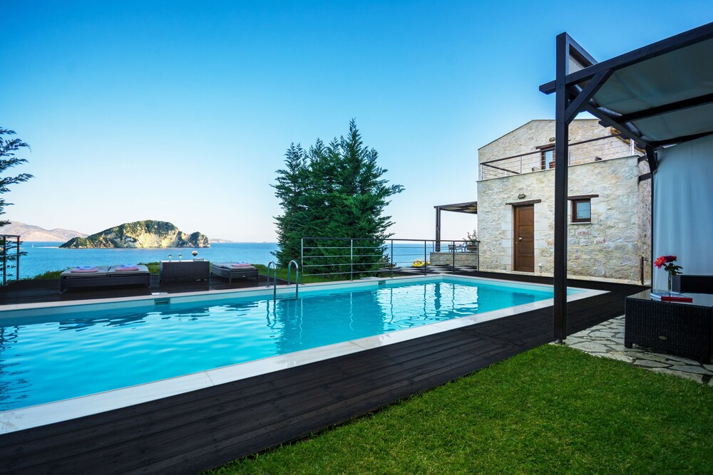Executive Villa, 3 Bedrooms, Private Pool, Sea View - Guestroom