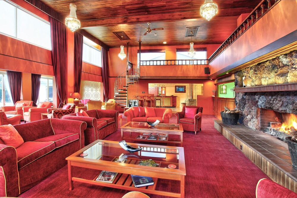 Hotel Lounge