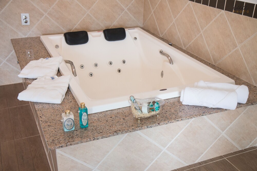 Jetted Tub