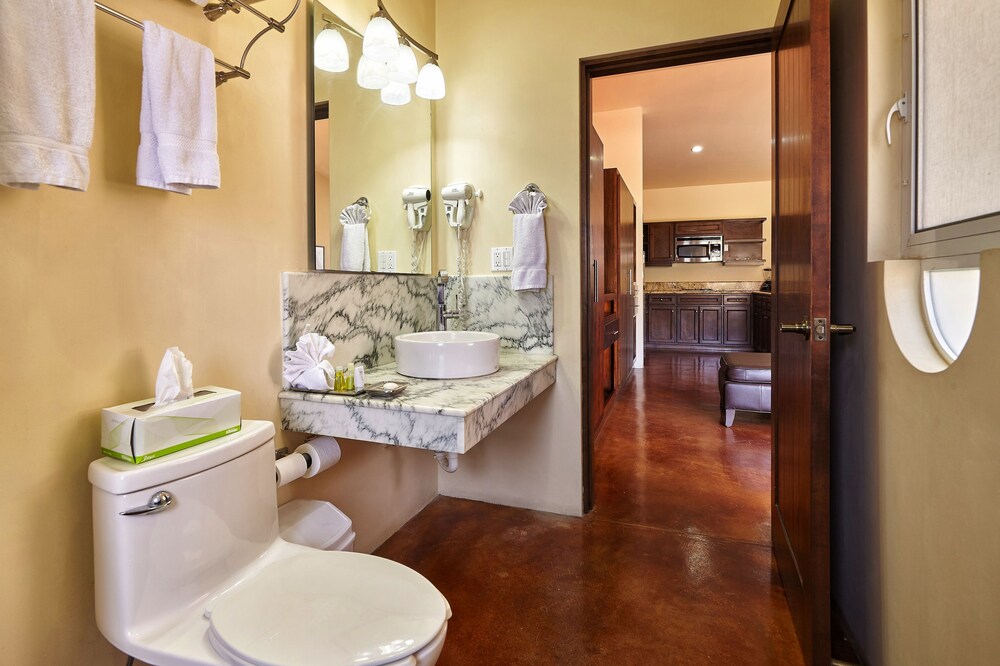 Bathroom, San Angel Suites