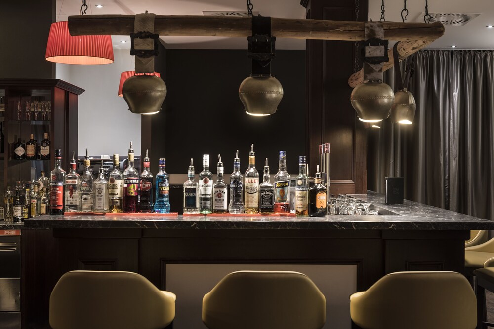 Hotel Bar