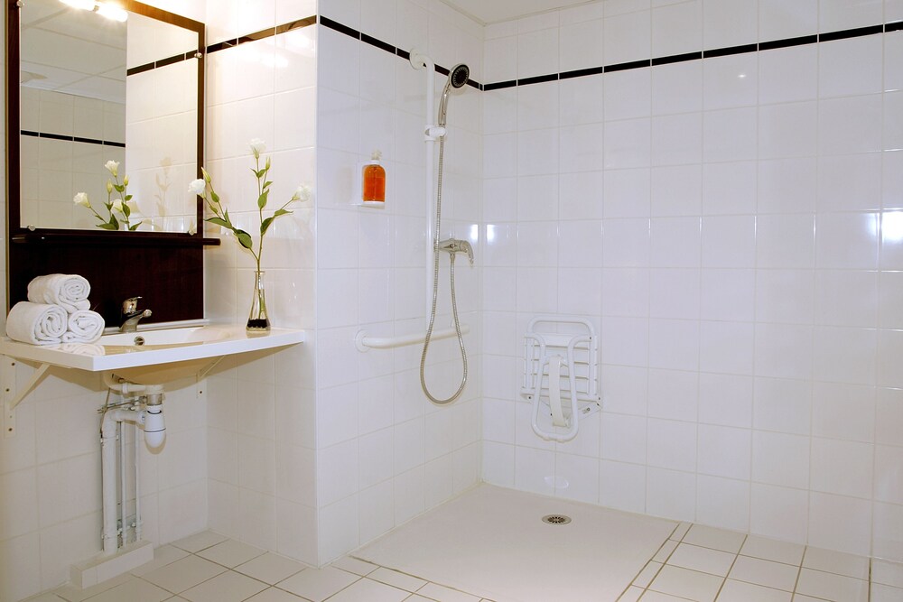 Superior Apartment, 2 Bedrooms - Bathroom