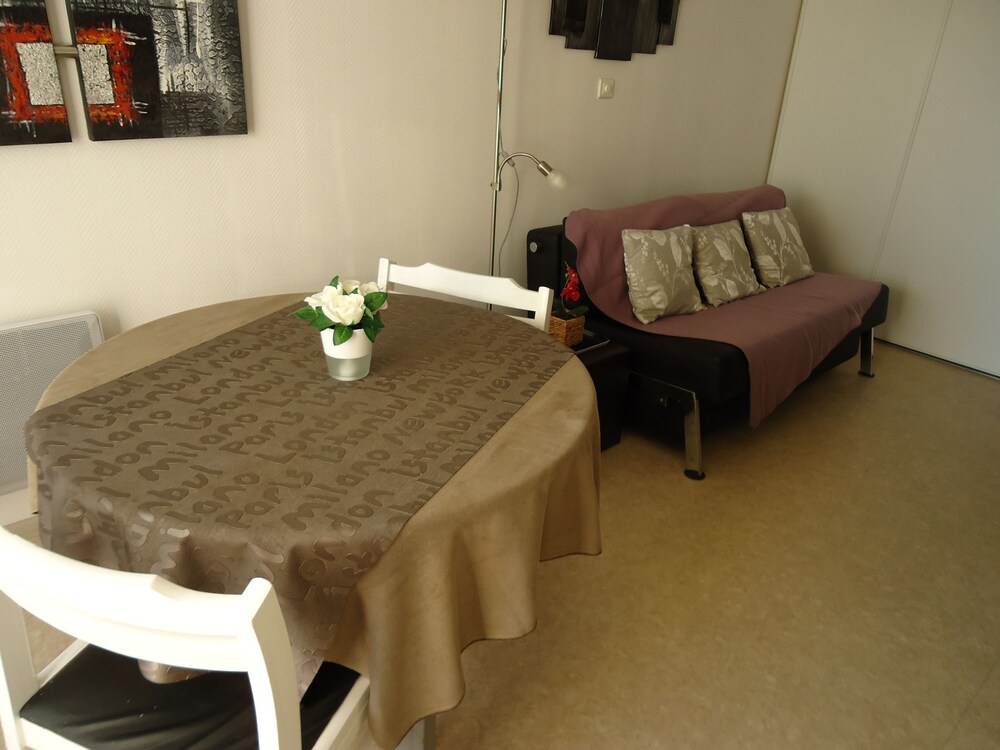 Apartment, 1 Bedroom - Living Room
