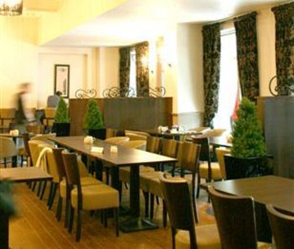 Hotel Bar