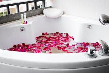 Jetted Tub
