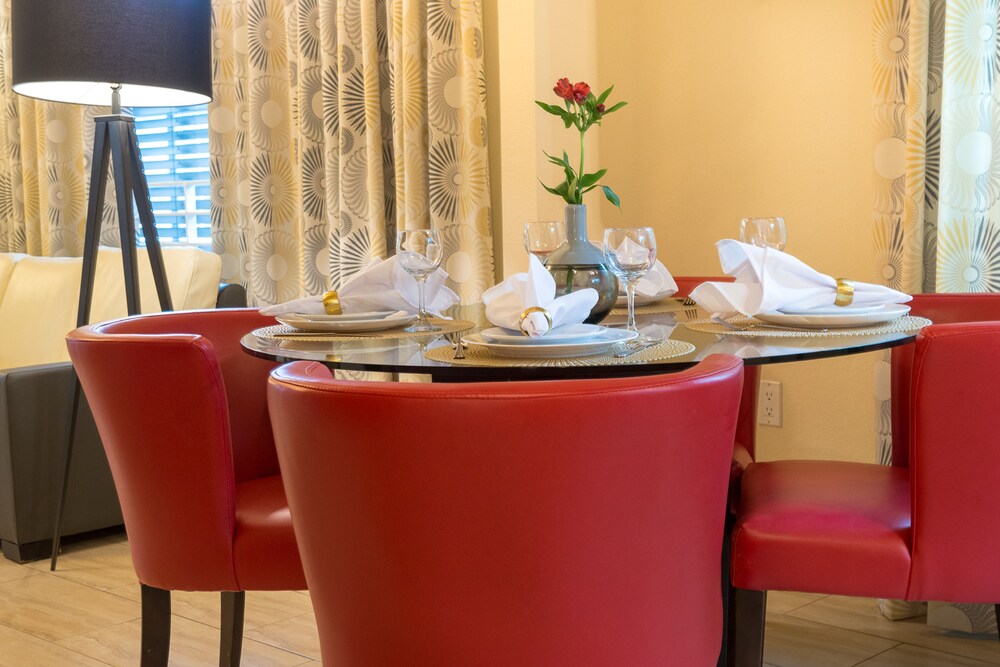 Suite, 1 Bedroom - In-Room Dining