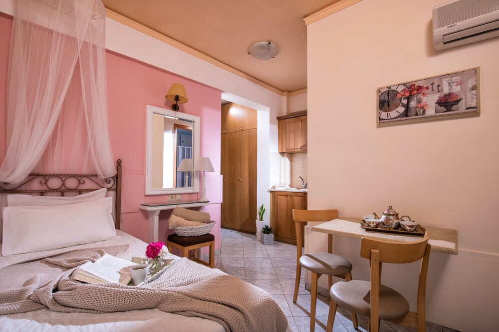 Family Apartment - Guestroom