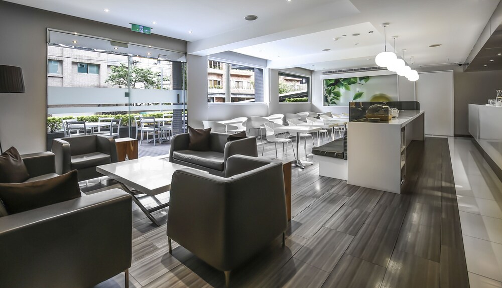 Hotel Lounge