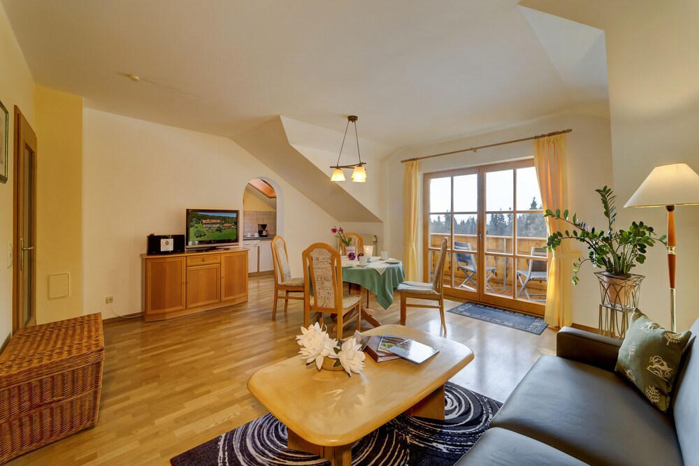Wohnbereich (Apartment, 1 Schlafzimmer (Almberg))
