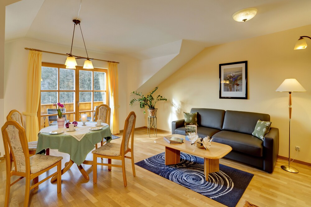 Zimmer (Apartment, 1 Schlafzimmer (Almberg))