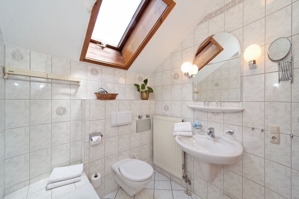 Badezimmer (Apartment, 1 Schlafzimmer (Almberg))