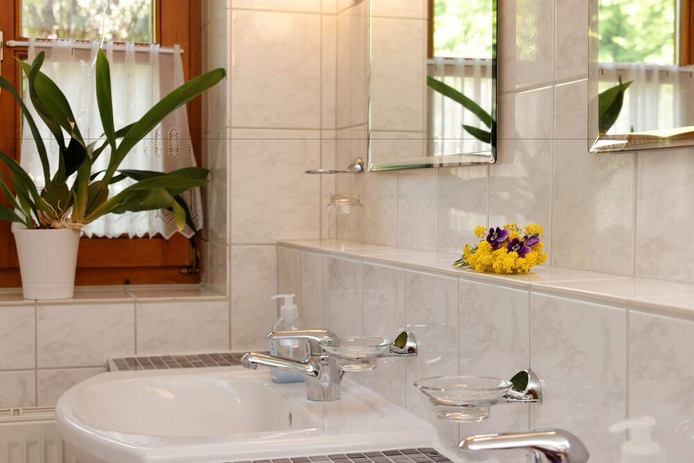 Waschbecken im Bad (Apartment, 2 Schlafzimmer (Lusen))