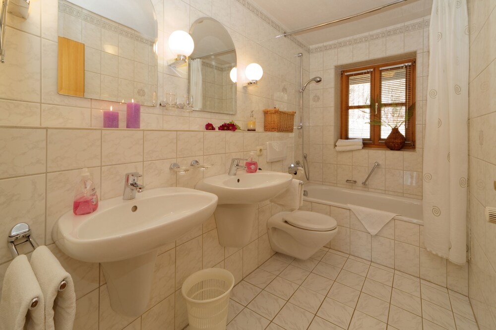 Badezimmer (Apartment, 1 Schlafzimmer, Gartenblick (Falkenstein))