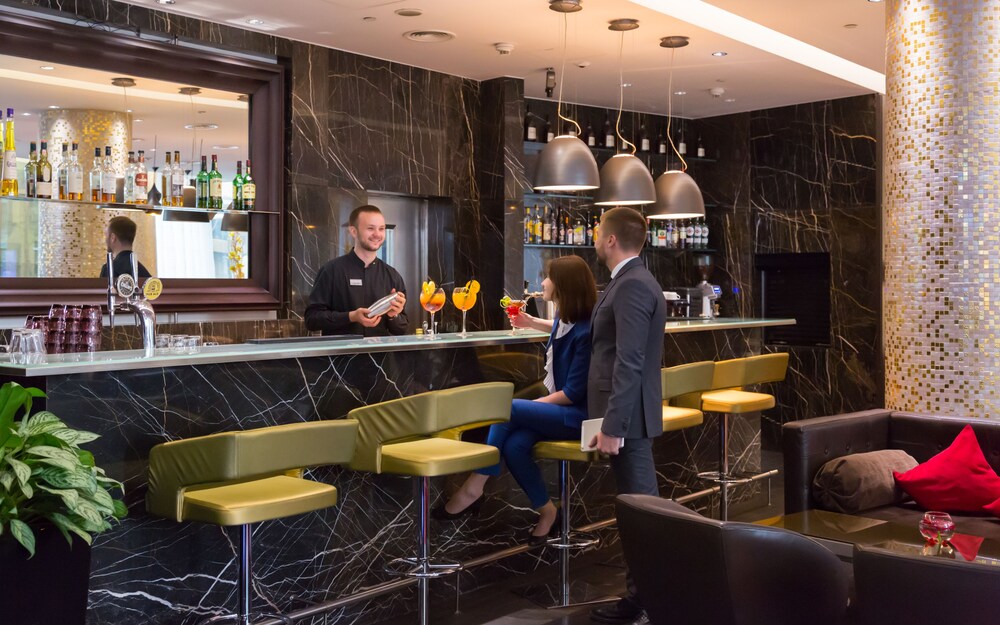 Hotel Bar
