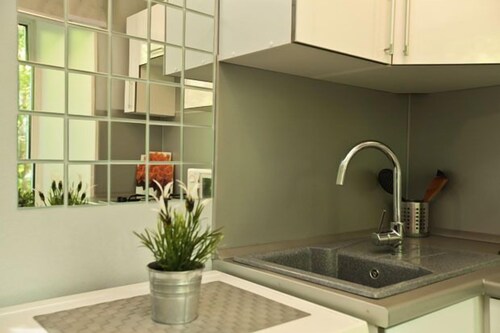 Business Studio - In-Room Kitchen