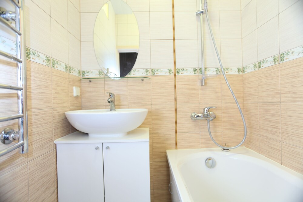 Classic Condo, 2 Bedrooms - Bathroom