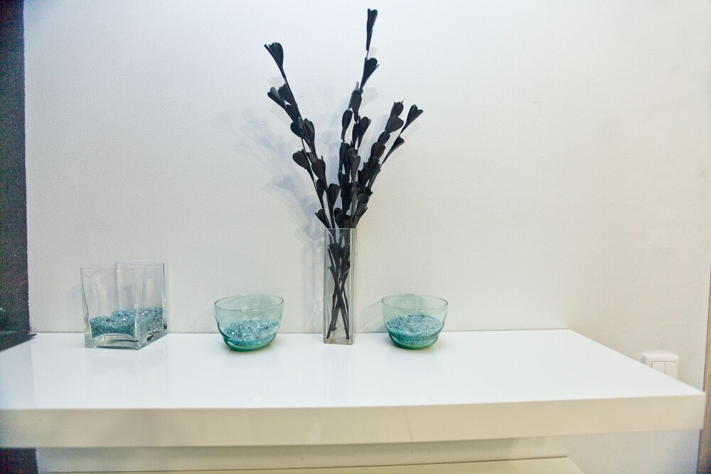 Business Studio - Guestroom