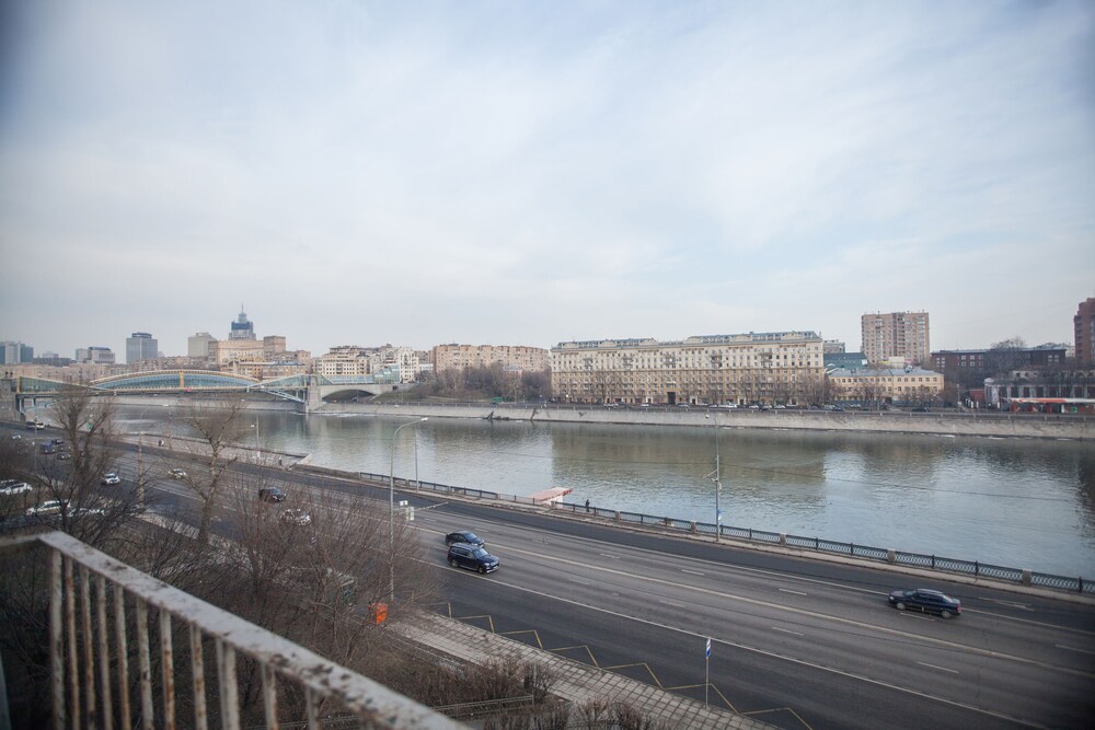 Deluxe Studio (Berezhkovskaya Naberezhnaya 8) - Guestroom View