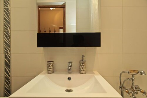 Business Studio - Bathroom