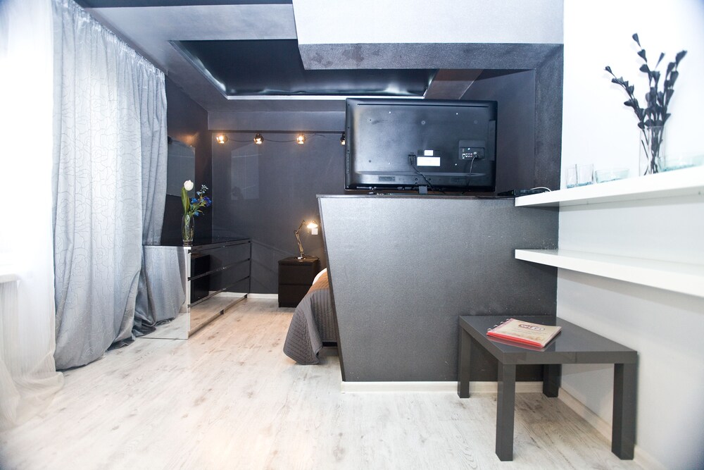 Business Studio - Guestroom