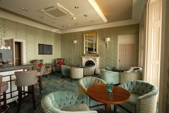 Hotel Lounge