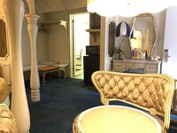 Honeymoon Suite