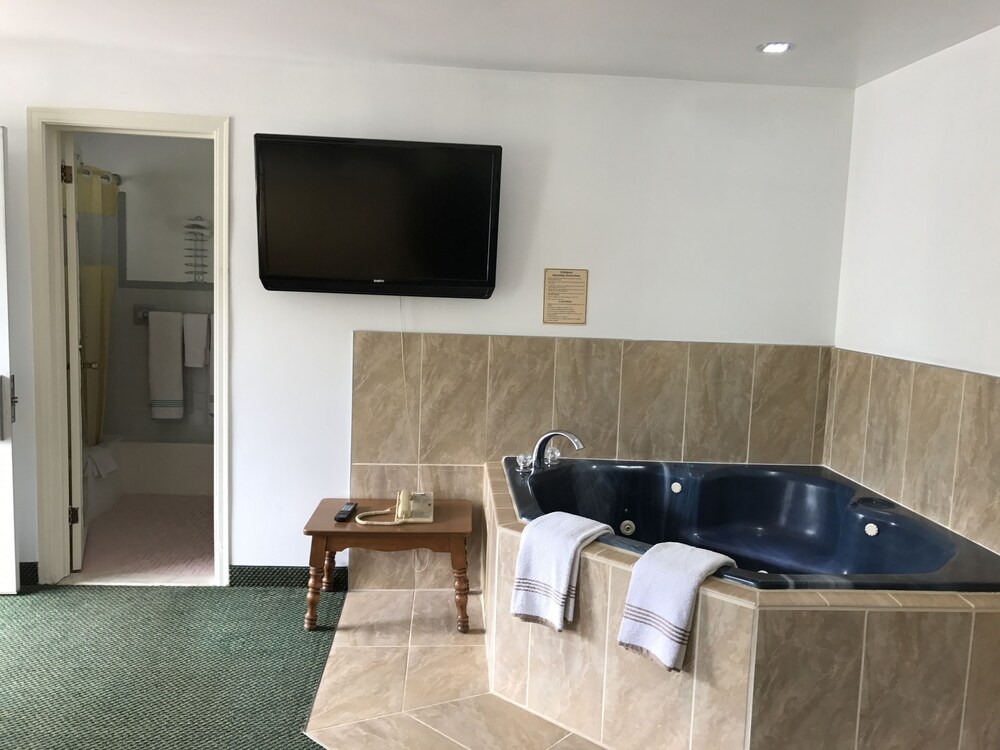 Jetted Tub