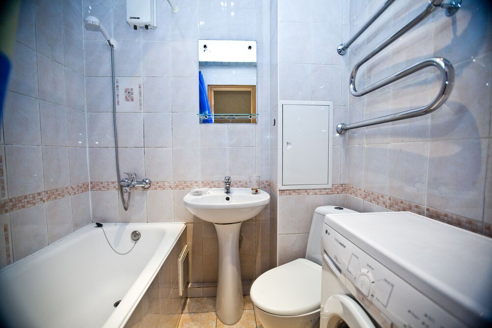Studio (Bolshaya Pereyaslavskya str., 11) - Bathroom