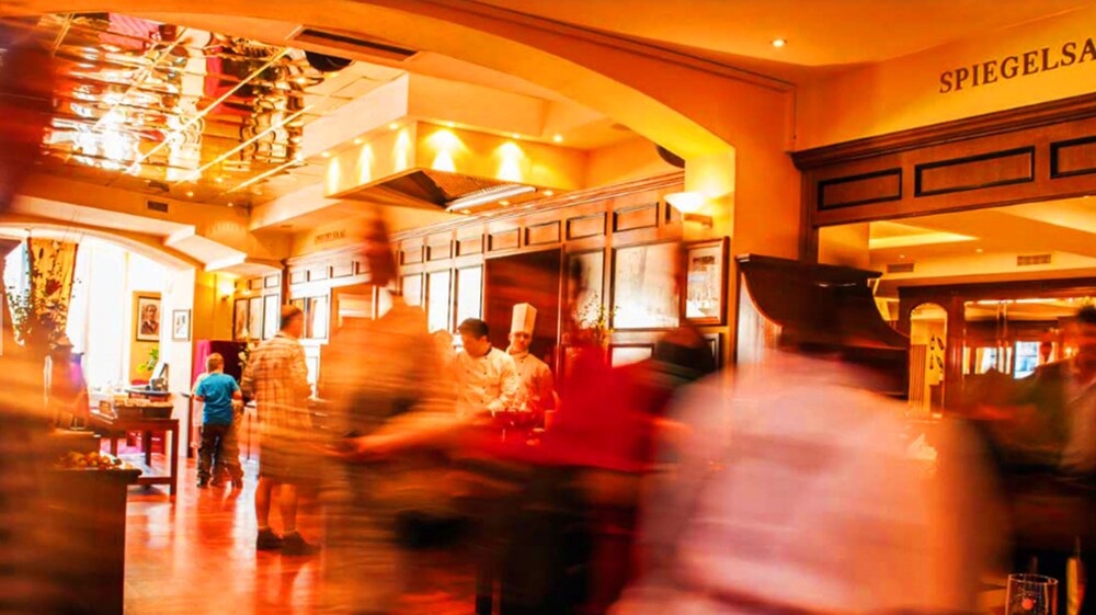 Hotel Bar