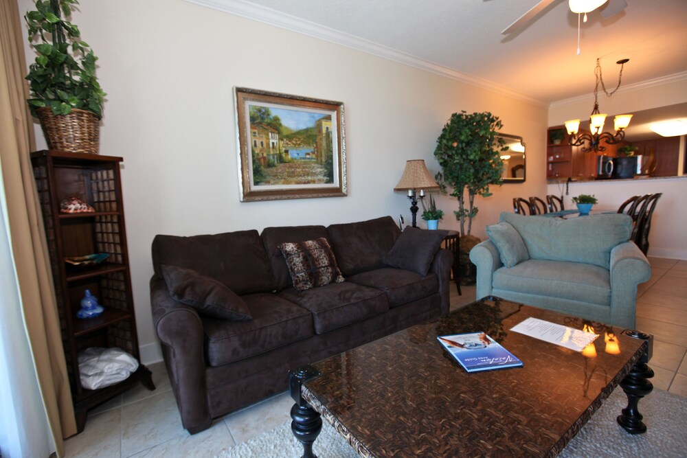 Condo, 2 Bedrooms, 2 Bathrooms - Living Area