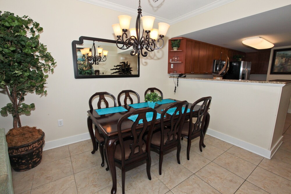 Condo, 2 Bedrooms, 2 Bathrooms - In-Room Dining