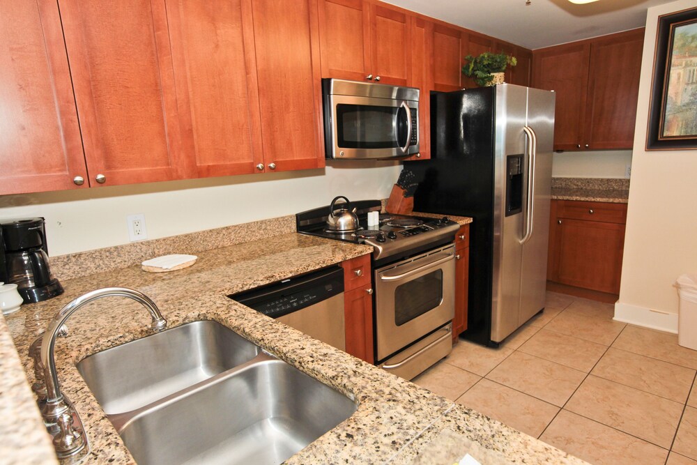Condo, 2 Bedrooms, 2 Bathrooms - In-Room Kitchen