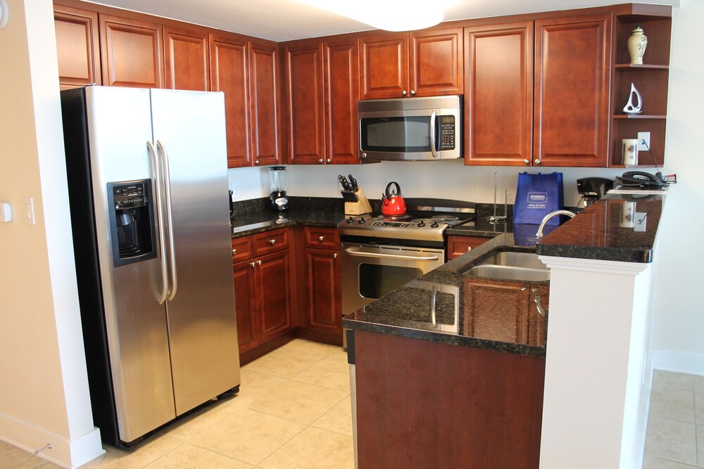 Condo, 1 Bedroom, 1 Bathroom Includes Free Seasonal Beach Service - In-Room Kitchen