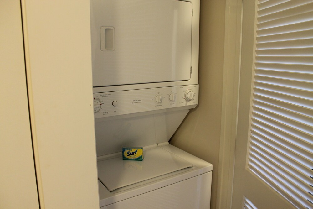 Condo, 1 Bedroom, 1 Bathroom Includes Free Seasonal Beach Service - In-Room Amenity