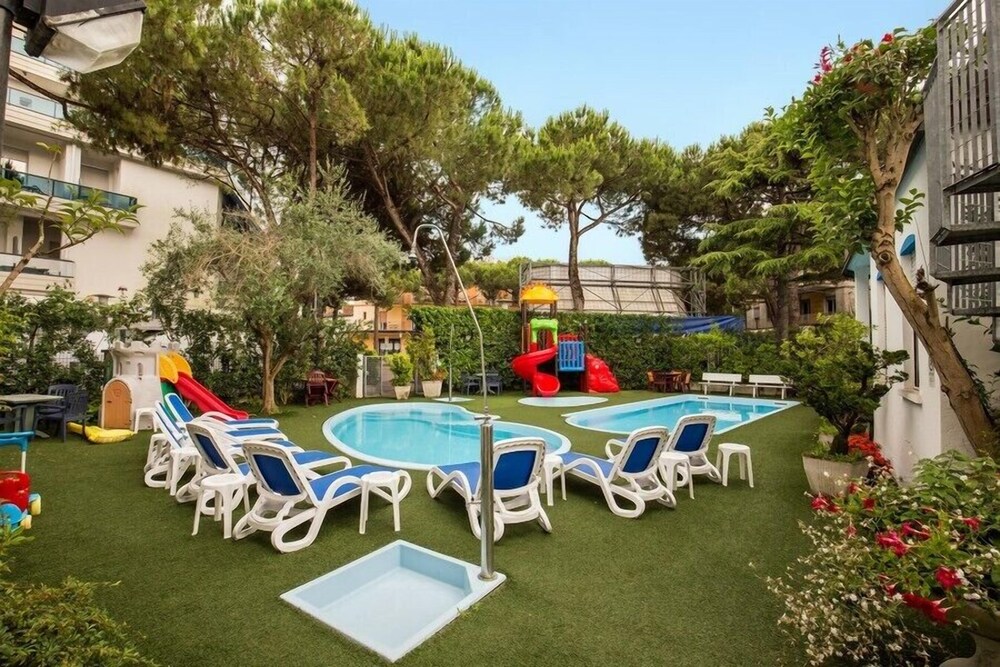 Piscina all'aperto
