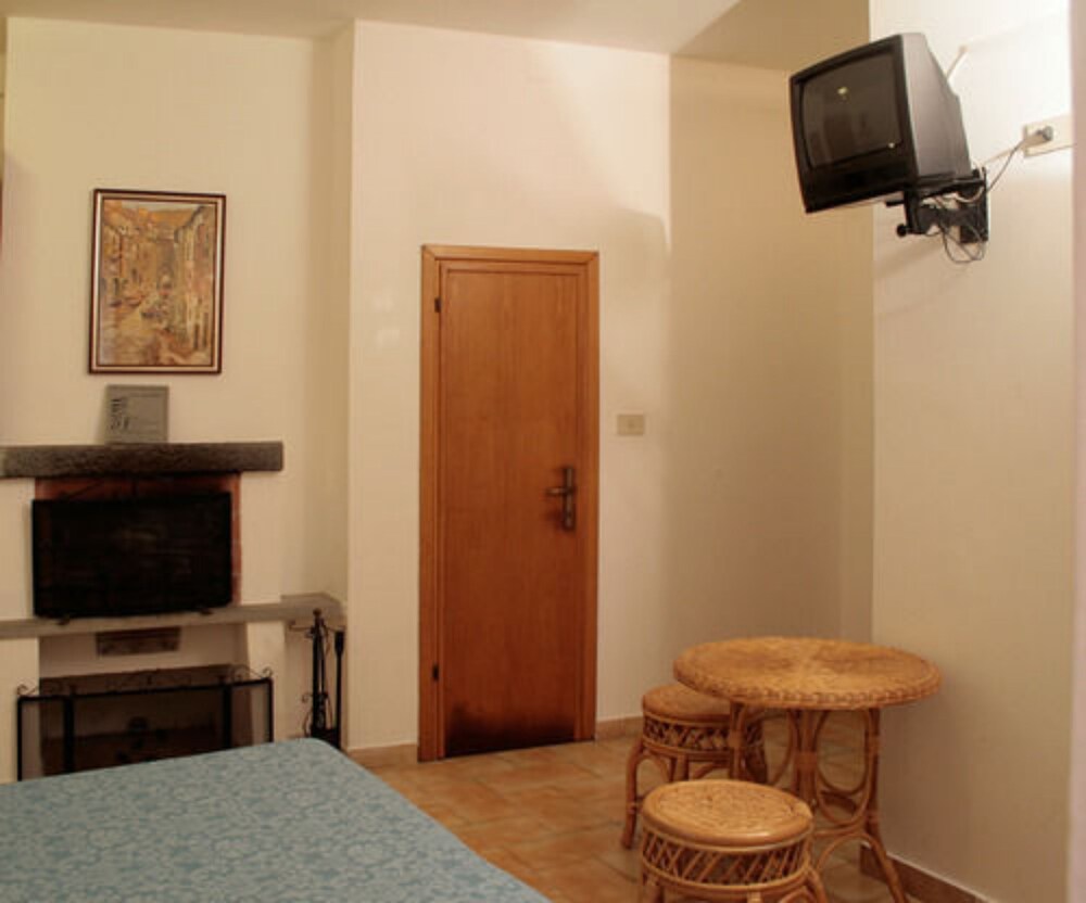 Standard Apartment, 1 Bedroom, Terrace, City View (Carruggio) - Guestroom