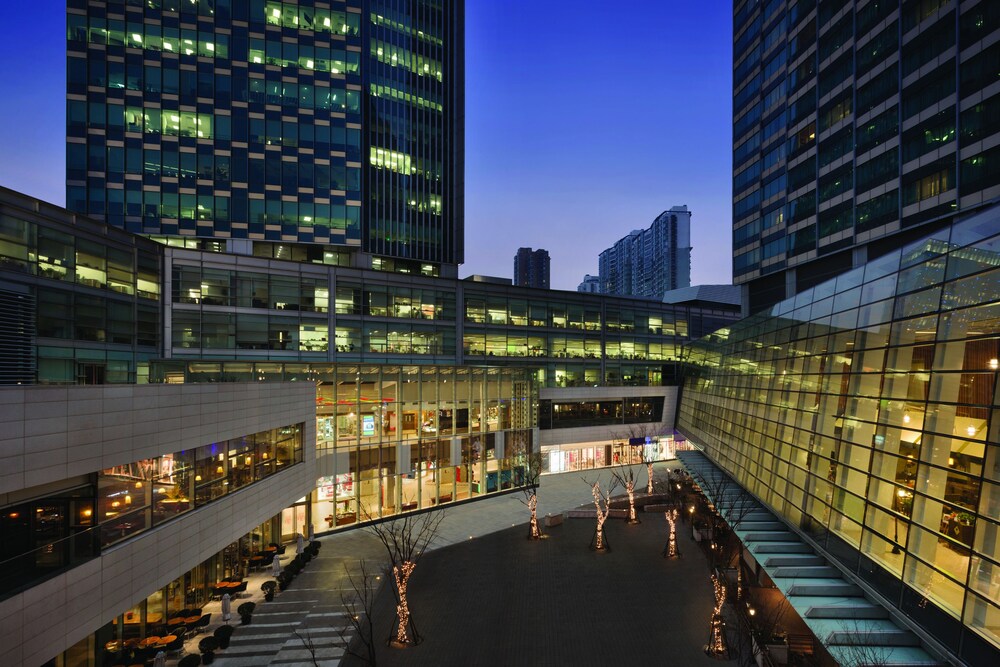Courtyard View