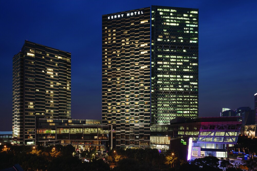 Hotel Front - Evening/Night