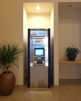 ATM/Banking On site