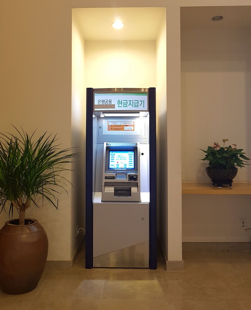 ATM/은행(시설 내)
